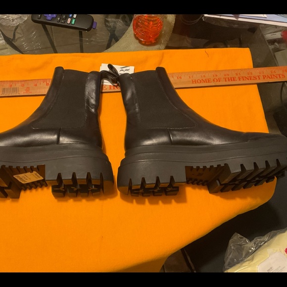 Zara Black Leather Chelsea Boot Size 9/40, NWT - NWOB - Picture 6 of 16